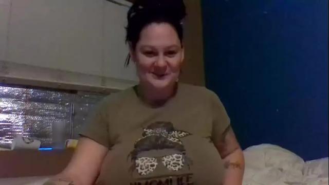 Image 2 of lillyrose198888 Stream on Chaturbate on 16 months ago