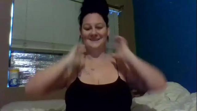 Image 8 of lillyrose198888 Stream on Chaturbate on 16 months ago
