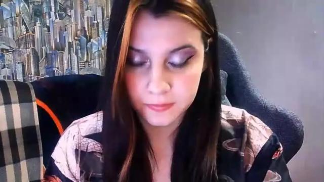 Image 4 of lillyseraphim Stream on Chaturbate on 18 months ago