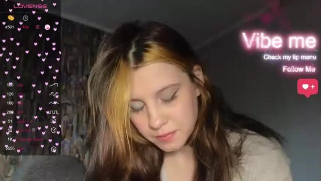 Image 4 of lillyseraphim Stream on Chaturbate on 18 months ago