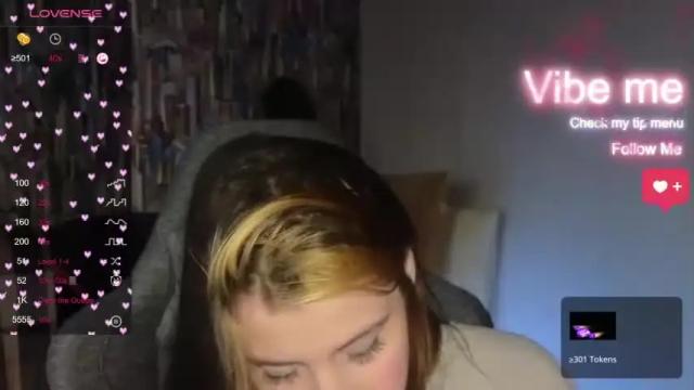 Image 8 of lillyseraphim Stream on Chaturbate on 18 months ago