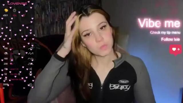 Image 2 of lillyseraphim Stream on Chaturbate on 18 months ago