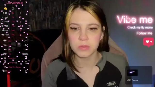 Image 8 of lillyseraphim Stream on Chaturbate on 18 months ago