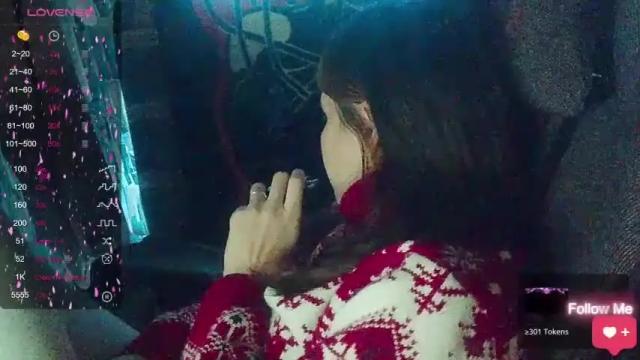 Image 4 of lillyseraphim Stream on Chaturbate on 18 months ago