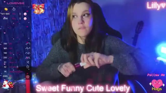 Image 4 of lillyseraphim Stream on Chaturbate on 17 months ago