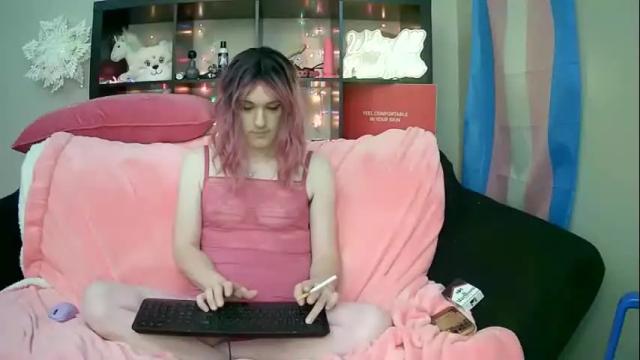 Image 12 of lillyvtrap Stream on Chaturbate on 4 months ago