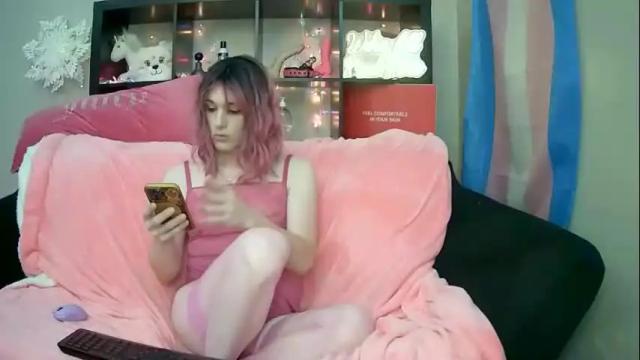 Image 4 of lillyvtrap Stream on Chaturbate on 4 months ago