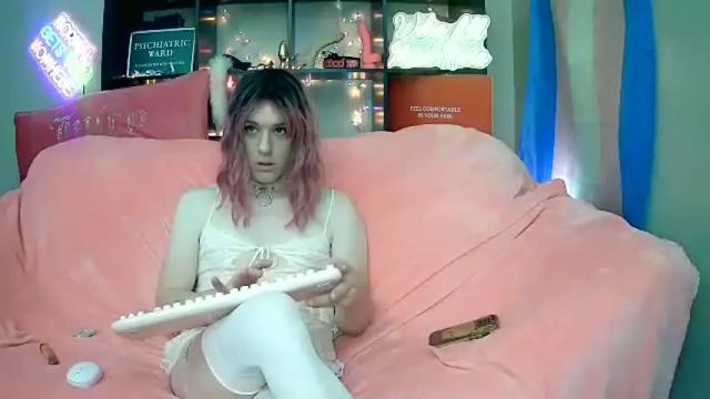 Thumbnail 1, lillyvtrap's Stream at Chaturbate, 2 months ago