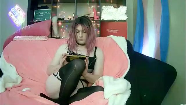 Image 11 of lillyvtrap Stream on Chaturbate on 2 months ago