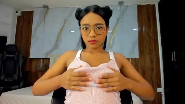 Image 2 of lillyy16 Stream on Chaturbate on 25 days ago