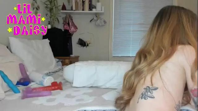 Image 7 of lilmamidaisy Stream on Chaturbate on 13 days ago