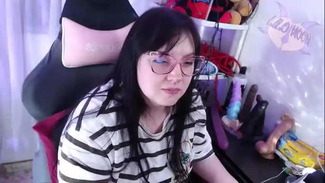 Image 6 of lilomoon69 Stream on Chaturbate on 8 days ago