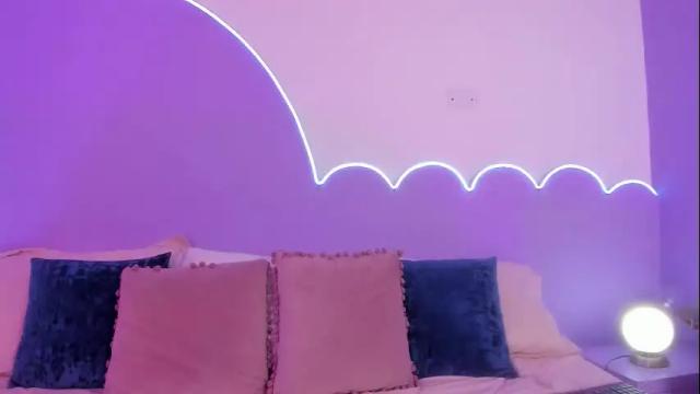 Image 2 of lilou_albrecht Stream on Chaturbate on 13 days ago