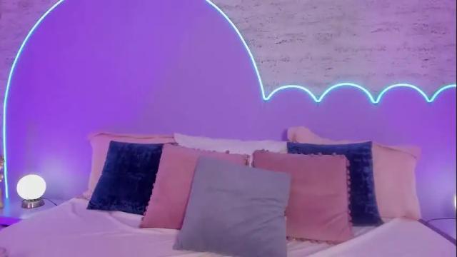 Image 3 of lilou_albrecht Stream on Chaturbate on 8 days ago