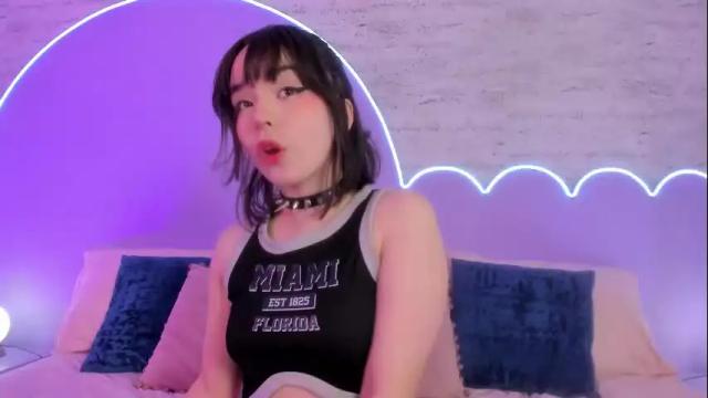 Image 7 of lilou_albrecht Stream on Chaturbate on 1 month ago