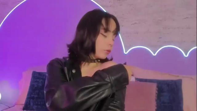 Image 2 of lilou_albrecht Stream on Chaturbate on 29 days ago