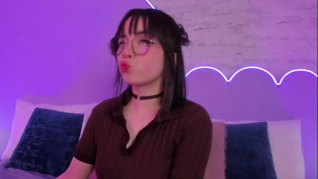 Image 2 of lilou_albrecht Stream on Chaturbate on 18 days ago
