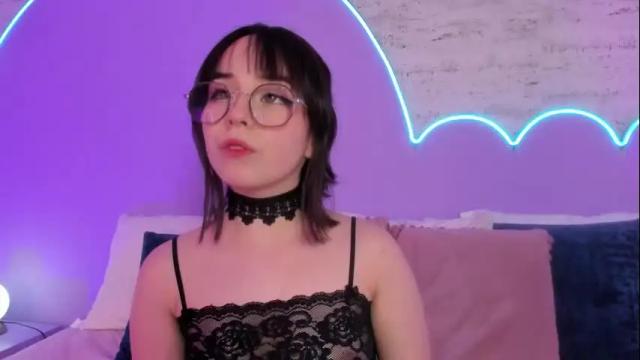 Image 12 of lilou_albrecht Stream on Chaturbate on 11 days ago