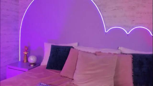 Image 2 of lilou_albrecht Stream on Chaturbate on 1 month ago