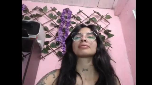 Image 2 of lilpalacio Stream on Chaturbate on 2 days ago