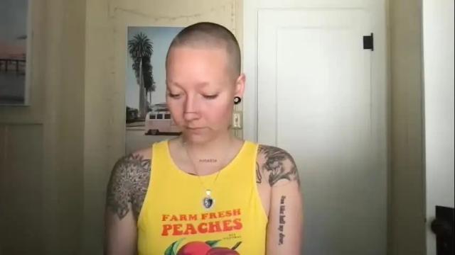 Image 2 of lilpeachykeenn Stream on Chaturbate on 15 months ago