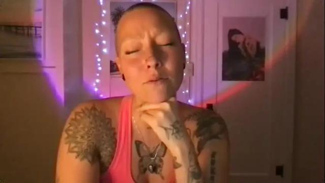 Image 10 of lilpeachykeenn Stream on Chaturbate on 15 months ago
