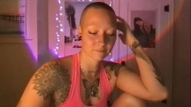 Image 12 of lilpeachykeenn Stream on Chaturbate on 15 months ago