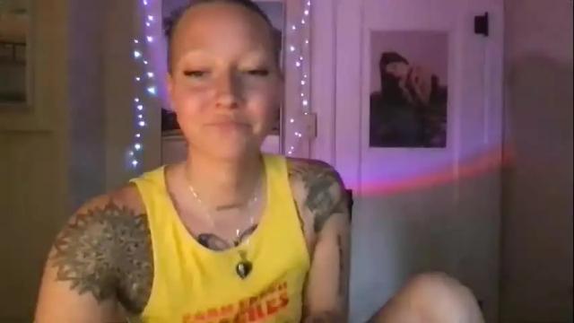 Image 10 of lilpeachykeenn Stream on Chaturbate on 15 months ago