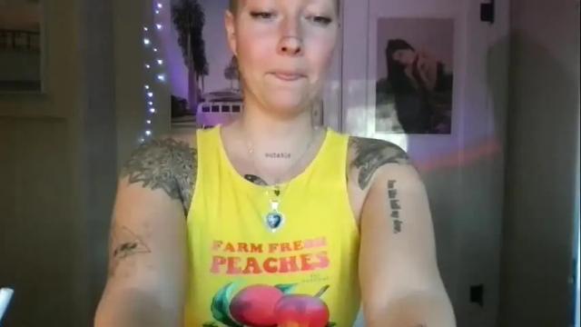 Image 3 of lilpeachykeenn Stream on Chaturbate on 15 months ago
