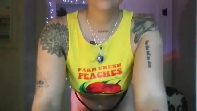 Image 7 of lilpeachykeenn Stream on Chaturbate on 15 months ago