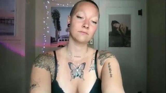 Thumbnail 1, lilpeachykeenn's Stream at Chaturbate, 15 months ago