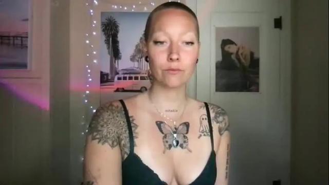 Image 4 of lilpeachykeenn Stream on Chaturbate on 15 months ago