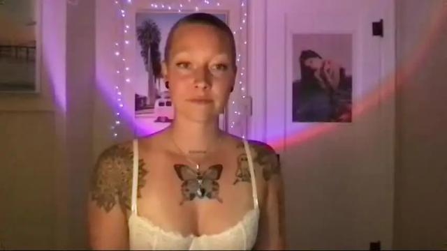 Image 10 of lilpeachykeenn Stream on Chaturbate on 15 months ago