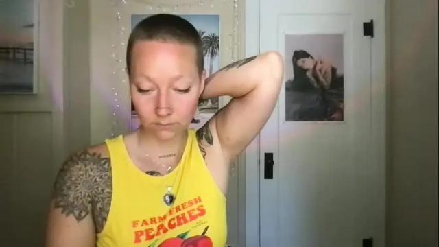 Image 6 of lilpeachykeenn Stream on Chaturbate on 15 months ago