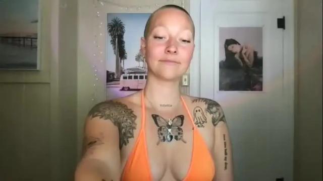 Image 12 of lilpeachykeenn Stream on Chaturbate on 15 months ago