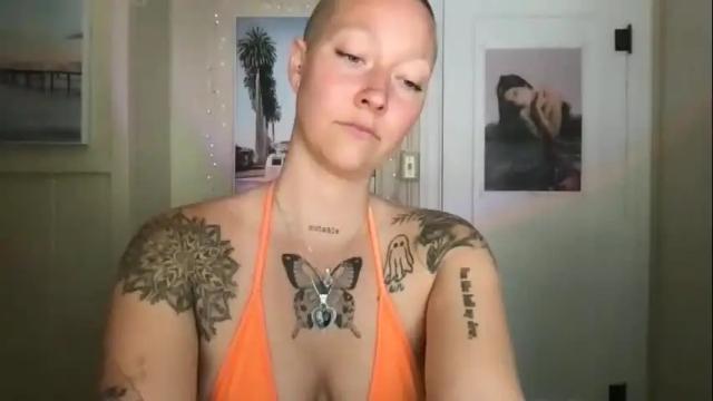Image 6 of lilpeachykeenn Stream on Chaturbate on 15 months ago