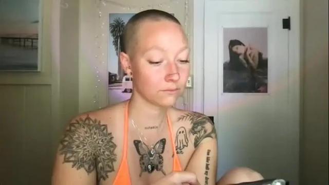Image 7 of lilpeachykeenn Stream on Chaturbate on 15 months ago
