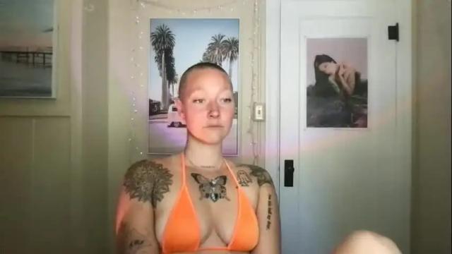 Image 8 of lilpeachykeenn Stream on Chaturbate on 15 months ago