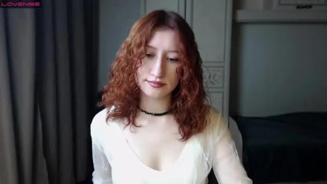 Image 3 of lilphaws Stream on Chaturbate on 16 months ago