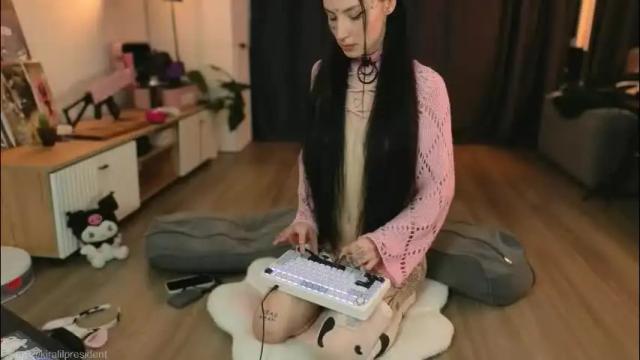 Image 11 of lilpresident Stream on Chaturbate on 2 months ago