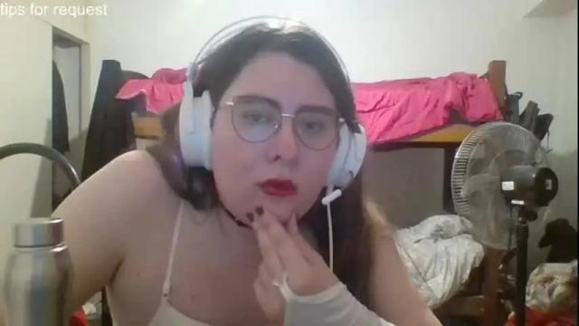 Image 12 of lilsuccubusvicky Stream on Chaturbate on 21 months ago