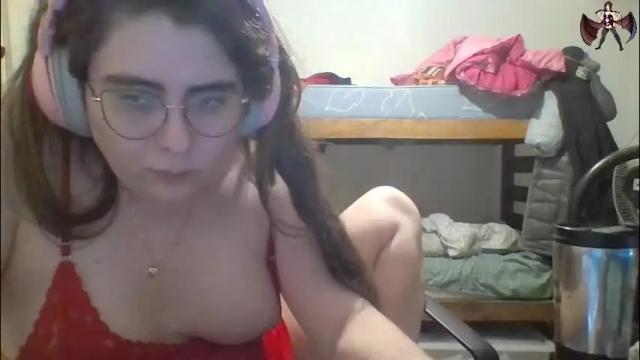 Image 2 of lilsuccubusvicky Stream on Chaturbate on 8 months ago