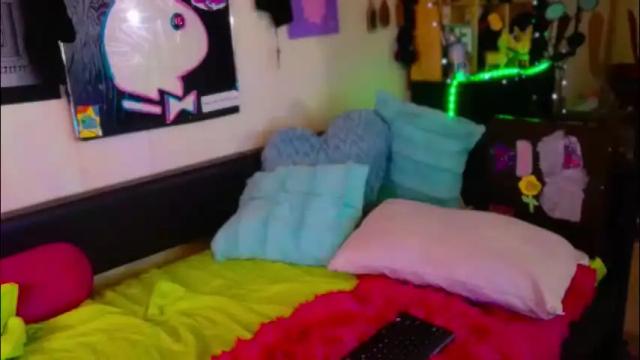 Image 6 of liltrannyslut Stream on Chaturbate on 1 month ago