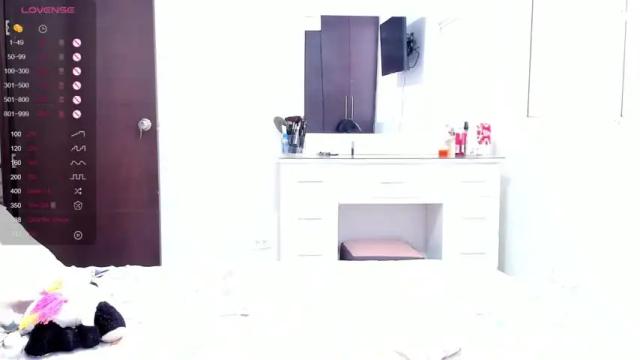 Image 12 of lily__leee Stream on Chaturbate on 17 months ago