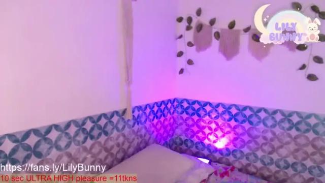Image 12 of lily_bunny_1 Stream on Chaturbate on 15 months ago