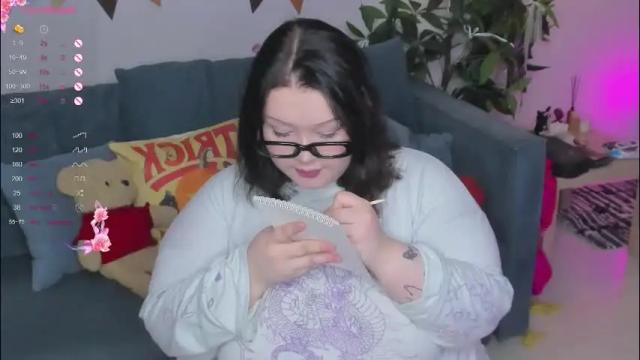 Image 4 of lilybelll Stream on Chaturbate on 28 days ago