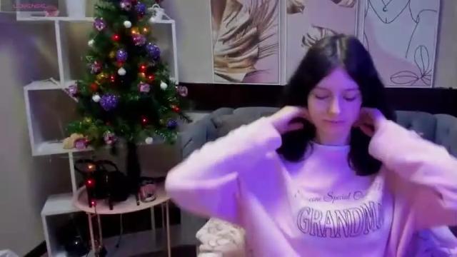 Image 4 of lilycandyc Stream on Chaturbate on 17 months ago