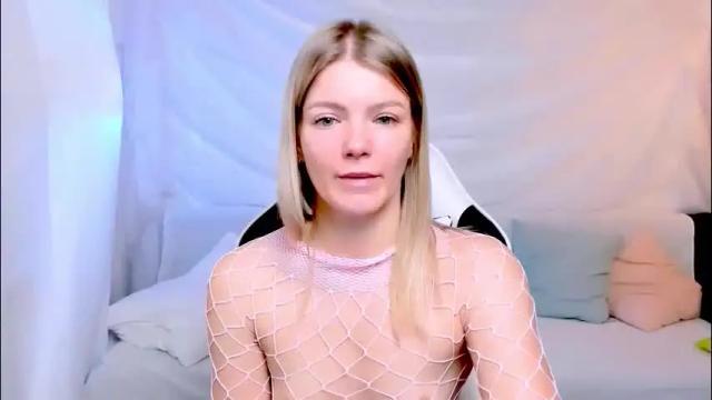 Image 11 of lilydavisss Stream on Chaturbate on 1 month ago