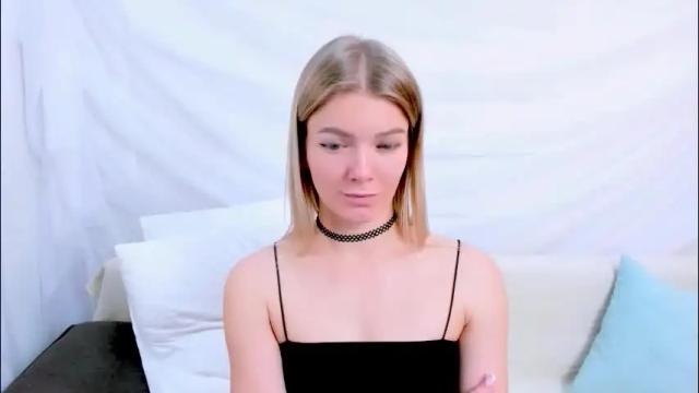 Image 2 of lilydavisss Stream on Chaturbate on 1 month ago