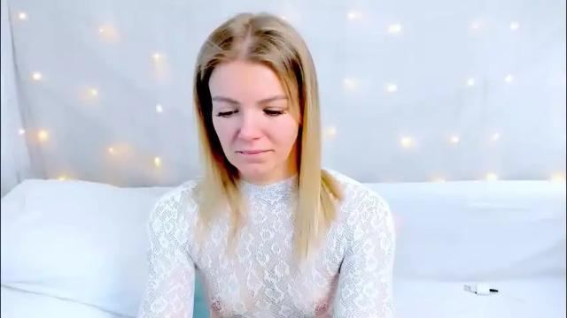 Image 3 of lilydavisss Stream on Chaturbate on 1 month ago